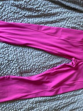 Lululemon size 4 Vibrant Hot Pink Active Leggings